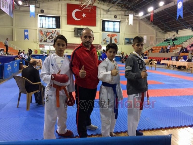 Akyazılı Sporculardan Dört Madalya