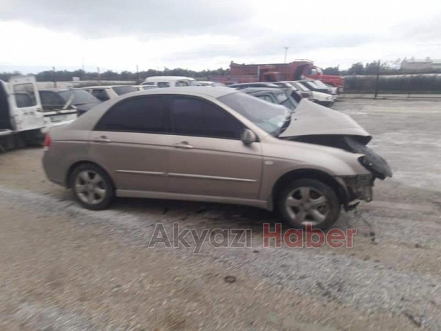 Akyazılı sürücü Bursa'da kaza yaptı
