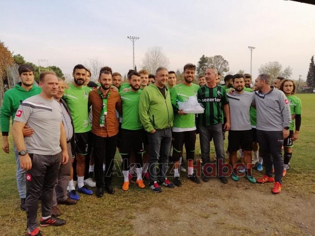 Akyazılı Tatangalar Grubundan Sakaryaspora Destek