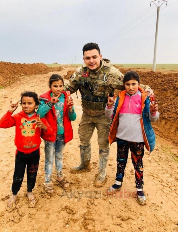 Akyazılı Uzman İdlibte Gönülleri Fethetti