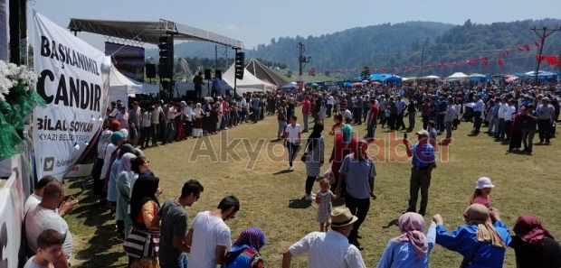 Akyazılılar Acelle Yaylasında eğlendi