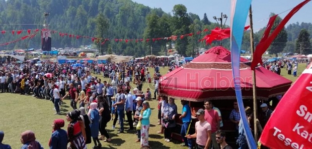 Akyazılılar Acelle Yaylasında eğlendi