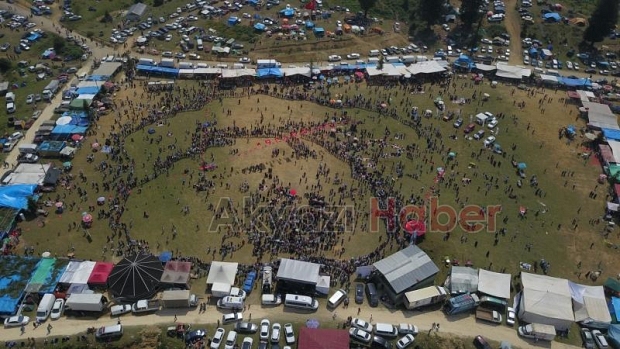 Akyazılılar Acelle Yaylasında eğlendi