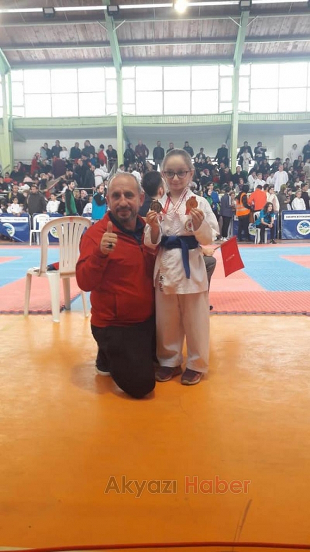 AKYAZIYA 12 ALTIN 1 GÜMÜŞ ve 10 BRONZ MADALYA