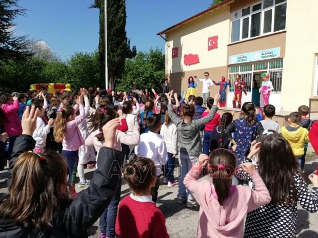Alaağaçta Çocuk Şenliği düzenlendi