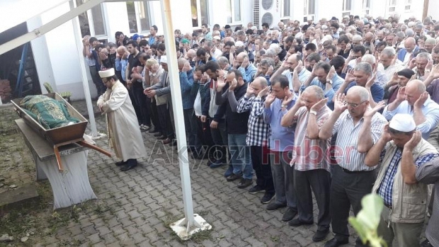 Ali Bostan Dualarla Defnedildi