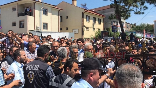 Anne ve Bebeğini Katlettiler
