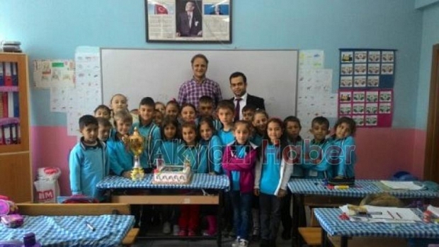 Atletizm Oyunları Şampiyonu Mehmet Akif Ersoy İlkokulu