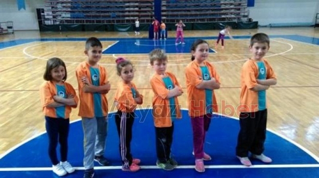 Atletizm Oyunları Şampiyonu Mehmet Akif Ersoy İlkokulu