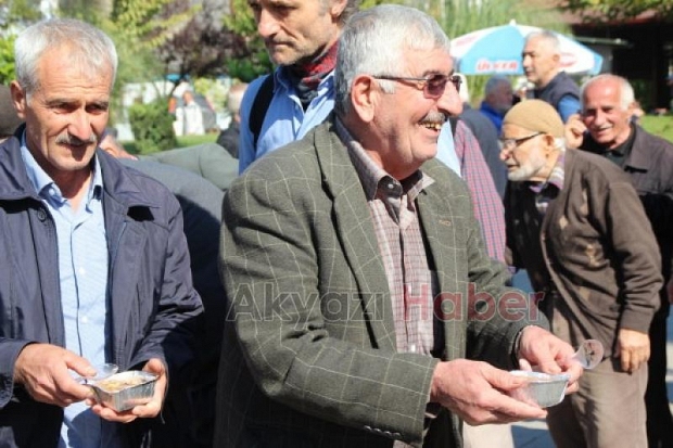 ATSO Vatandaşlara Aşure Dağıttı