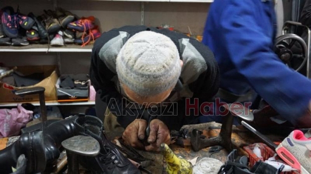 Ayakkabıcı Müdür Yarım asırdır ayakkabı yapıyor