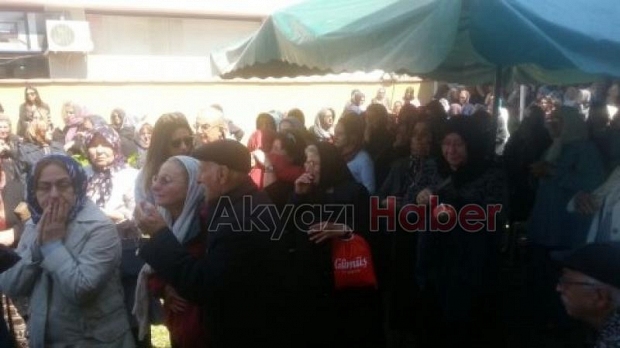 Aysel Papatya Defnedildi