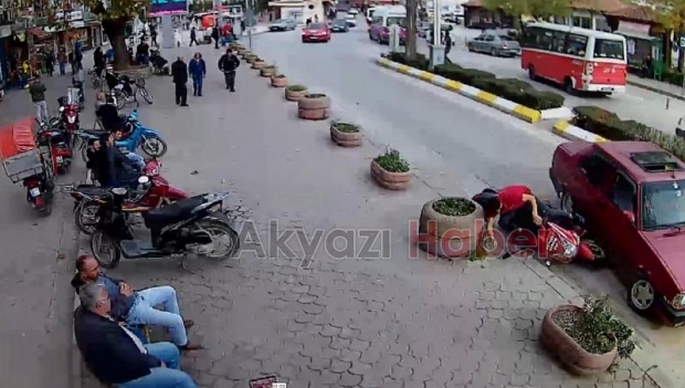 Az Kalsın Kafasını Beton Saksıya Çarpıyordu