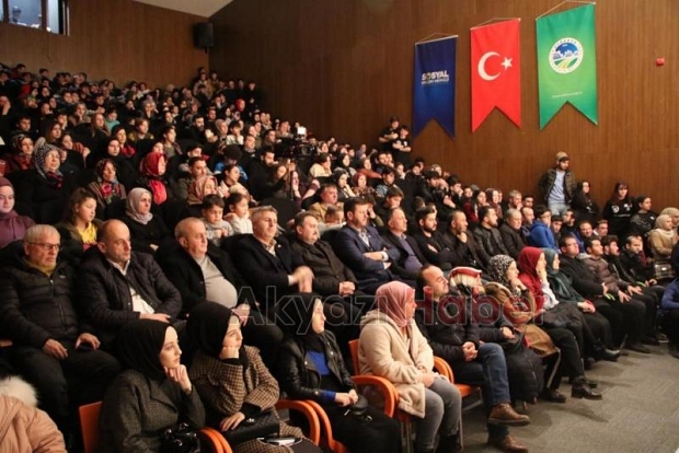 Baba adlı tiyatroya yoğun ilgi