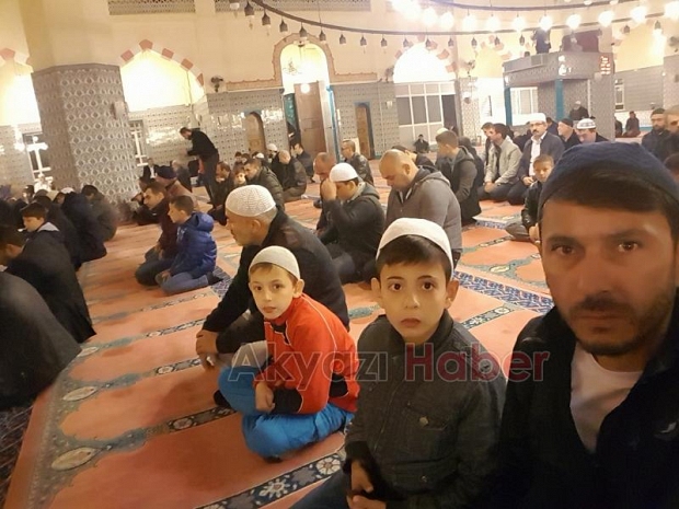 Baba Oğul Aynı Safta