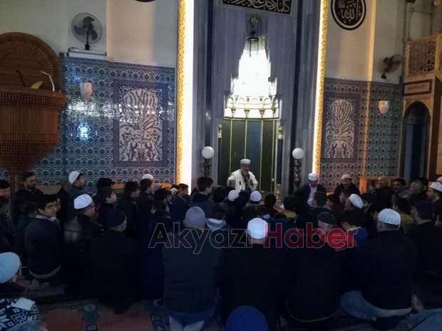Baba Oğul Aynı Safta