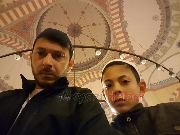 Baba Oğul Aynı Safta