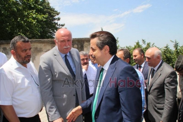 Bakan Faruk Çelik Akyazıda
