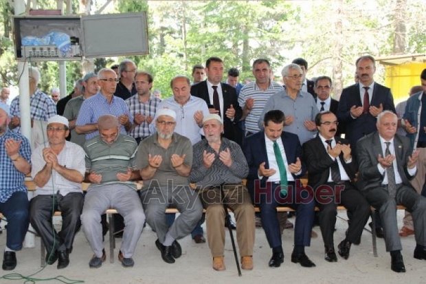 Bakan Faruk Çelik Akyazıda