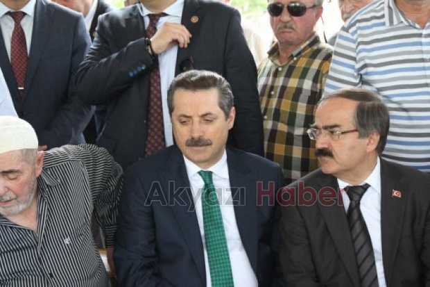 Bakan Faruk Çelik Akyazıda