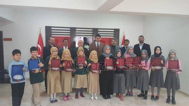 Başarılı Öğrenciler Ödüllendirildi