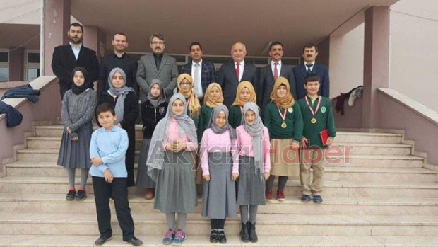 Başarılı Öğrenciler Ödüllendirildi