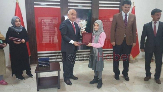 Başarılı Öğrenciler Ödüllendirildi