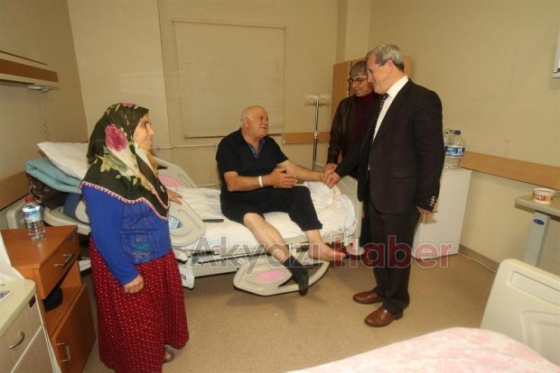BAŞKAN AKCAN MEVLİD KANDİLİNDE HASTALARI ZİYARET ETTİ