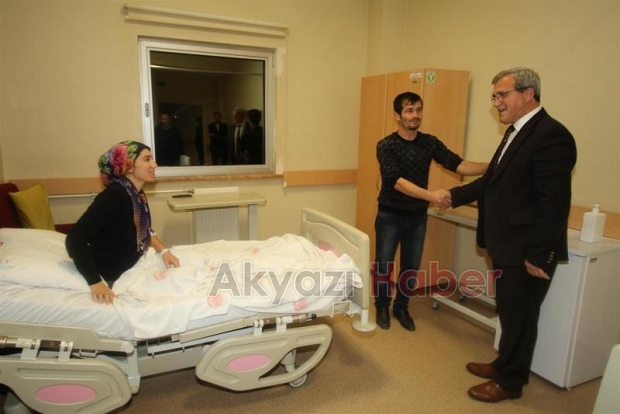 BAŞKAN AKCAN MEVLİD KANDİLİNDE HASTALARI ZİYARET ETTİ
