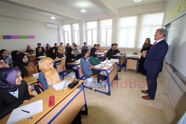 BAŞKAN AKCAN OKUL ZİYARETLERİNE DEVAM EDİYOR
