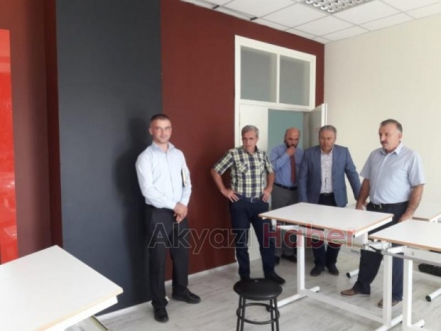 Başkan Akcandan Akyazı MYOya ziyaret