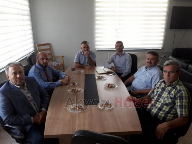 Başkan Akcandan Akyazı MYOya ziyaret