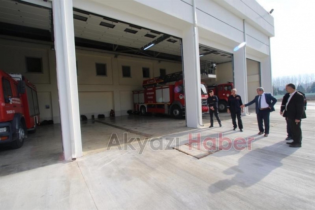 Başkan Akcan’dan Yeni Akyazı İtfaiye Binasına Ziyaret