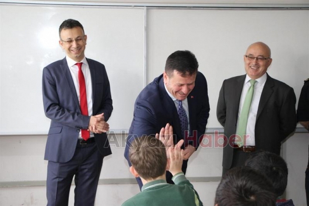 Başkan Soykan Öğrencilerin Karne Sevincine Ortak Oldu