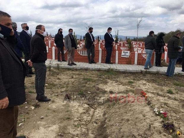 Başkan Yardımcısı Ali Özerin ablası dualarla defnedildi