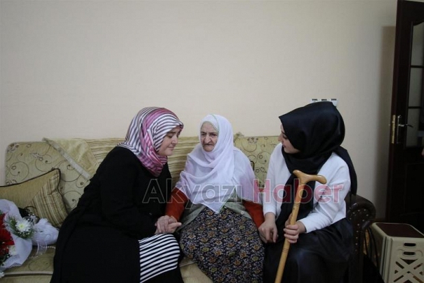 BAŞKANLARDAN  ASIRLIK ÇINARLARA ZİYARET