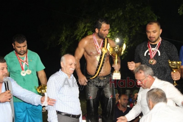 Başpehlivan Hamza Köseoğlu Oldu