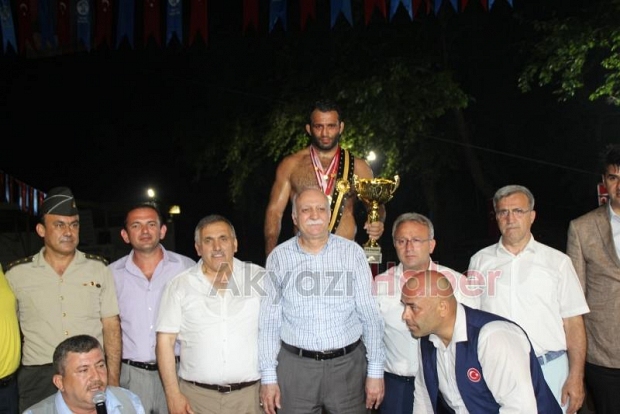 Başpehlivan Hamza Köseoğlu Oldu