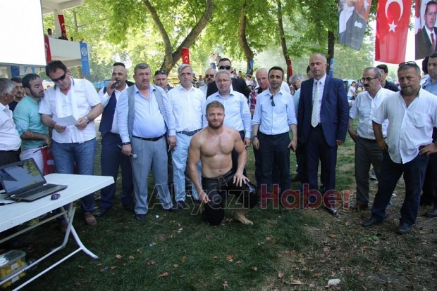 Başpehlivan Hamza Köseoğlu Oldu