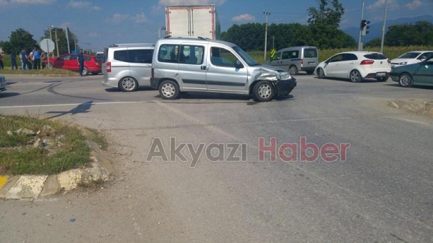 Batakköy Kavşağında Trafik Kazası