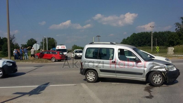 Batakköy Kavşağında Trafik Kazası