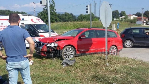 Batakköy Kavşağında Trafik Kazası