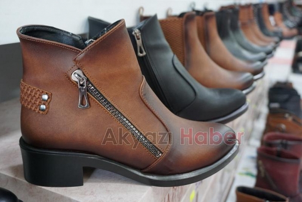 Bay, Bayan, Çocuk Botlarda İndirim Rüzgârı 
