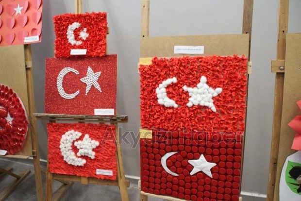 Bayrak Sergisi Törenle Açıldı 