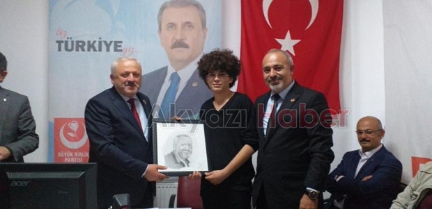 BBP YE YENi KATILAN 80 KiŞiYE ROZETLERi TAKILDI