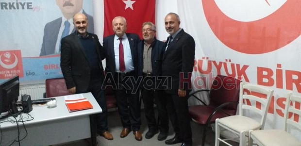 BBP YE YENi KATILAN 80 KiŞiYE ROZETLERi TAKILDI