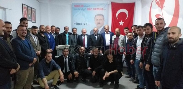 BBP YE YENi KATILAN 80 KiŞiYE ROZETLERi TAKILDI