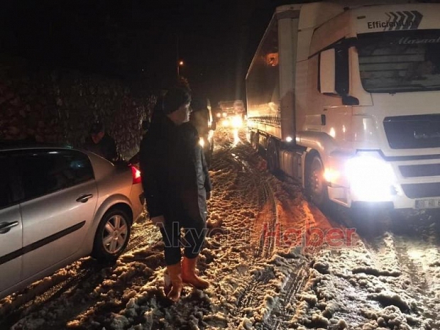Beldibi'nde kar geçit vermedi