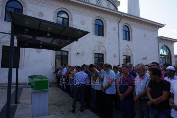 Belediye personeli Adnan Rençber in Annesi defnedildi