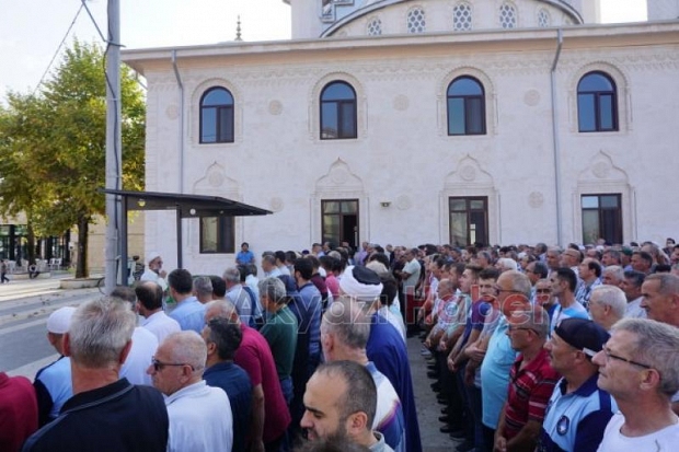 Belediye personeli Adnan Rençber in Annesi defnedildi